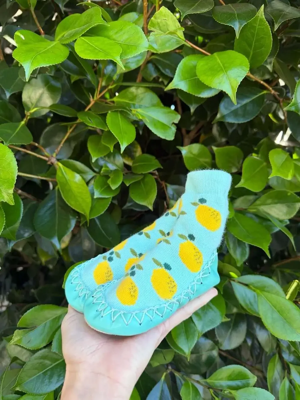 Hanna Andersson Lemon Print Slipper Socks with Leather Sole